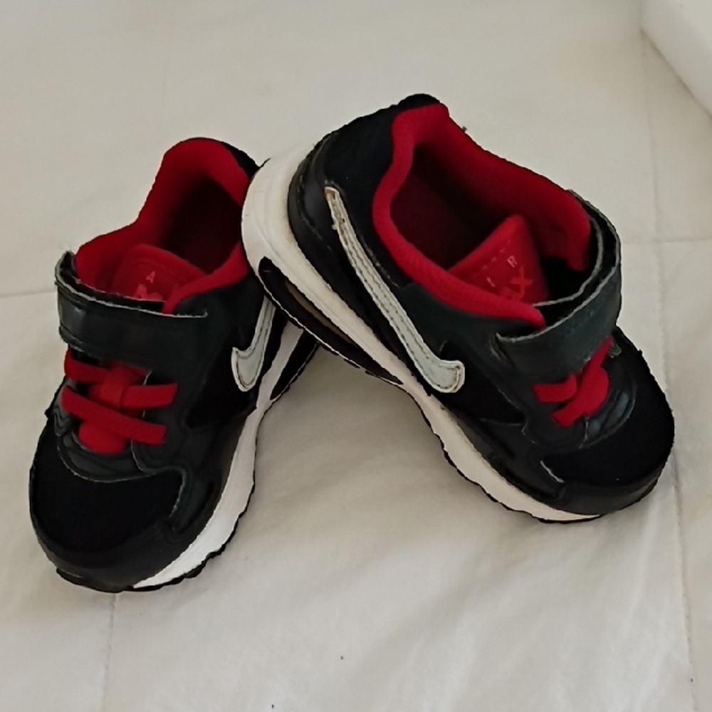 Nike Kids Black and Red Sneakers with Velcro